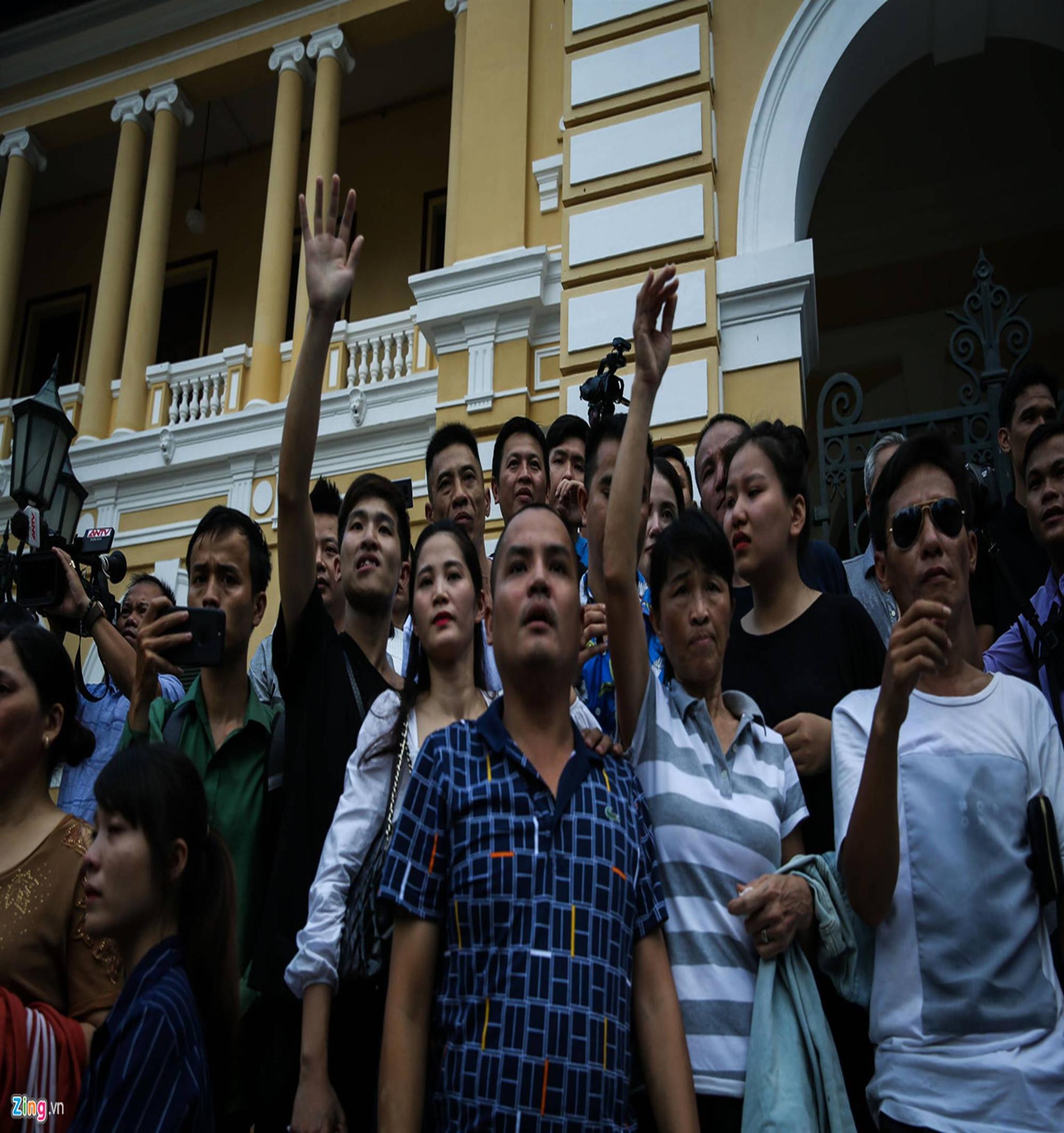 Nước mắt, nụ cười trong phiên xử Ngọc Miu, Văn Kính Dương-11