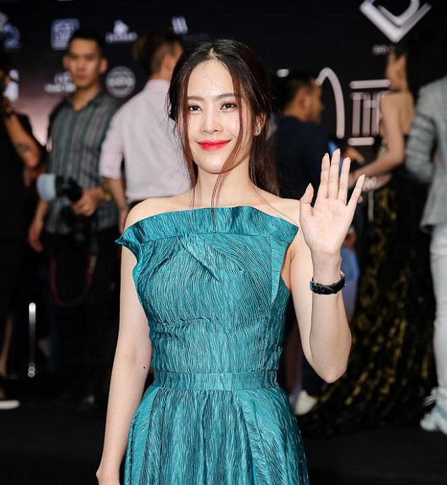 Chán đầu bù tóc rối, Nam Em quyết định tân trang lại mái tóc với màu bạch kim rực rỡ-4