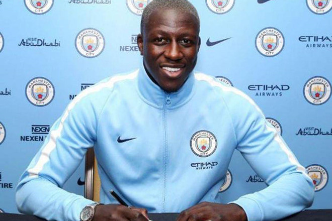 Tìm ra cầu thủ số hưởng nhất đội hình Man City-1