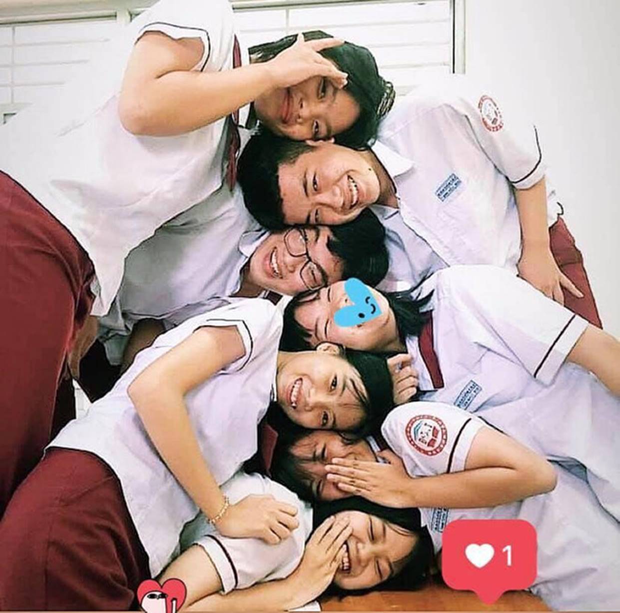 Thêm trào lưu chụp kỷ yếu mới: Đầu chồng đầu, mặc đồ như ninja-3