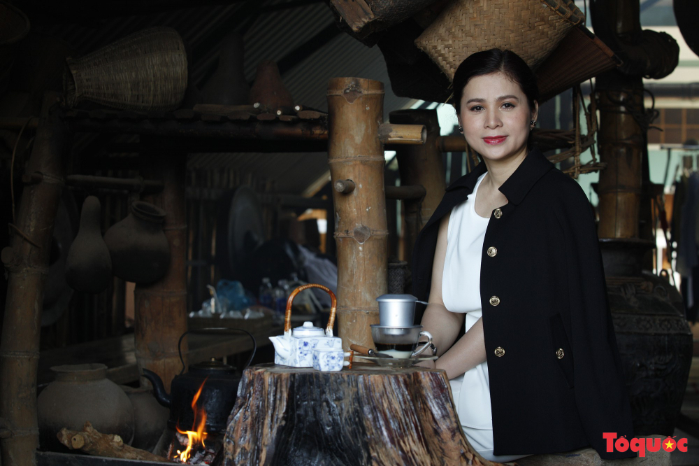 Bà Lê Hoàng Diệp Thảo: Tôi phải mạnh mẽ mới cứu được Trung Nguyên, cứu được anh Vũ-3