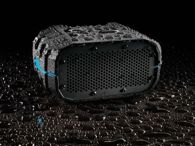 Những thiết bị công nghệ chống nước lý tưởng khi đi bơi tránh nóng-1