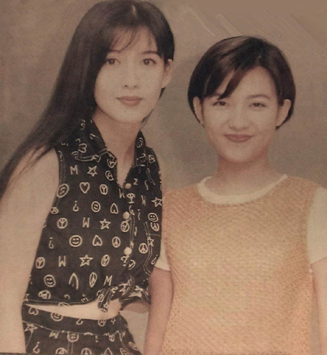 Châu Huệ Mẫn chia sẻ ảnh hiếm chụp cùng Trương Vệ Kiện, Châu Tinh Trì-14