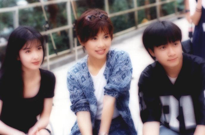 Châu Huệ Mẫn chia sẻ ảnh hiếm chụp cùng Trương Vệ Kiện, Châu Tinh Trì-15