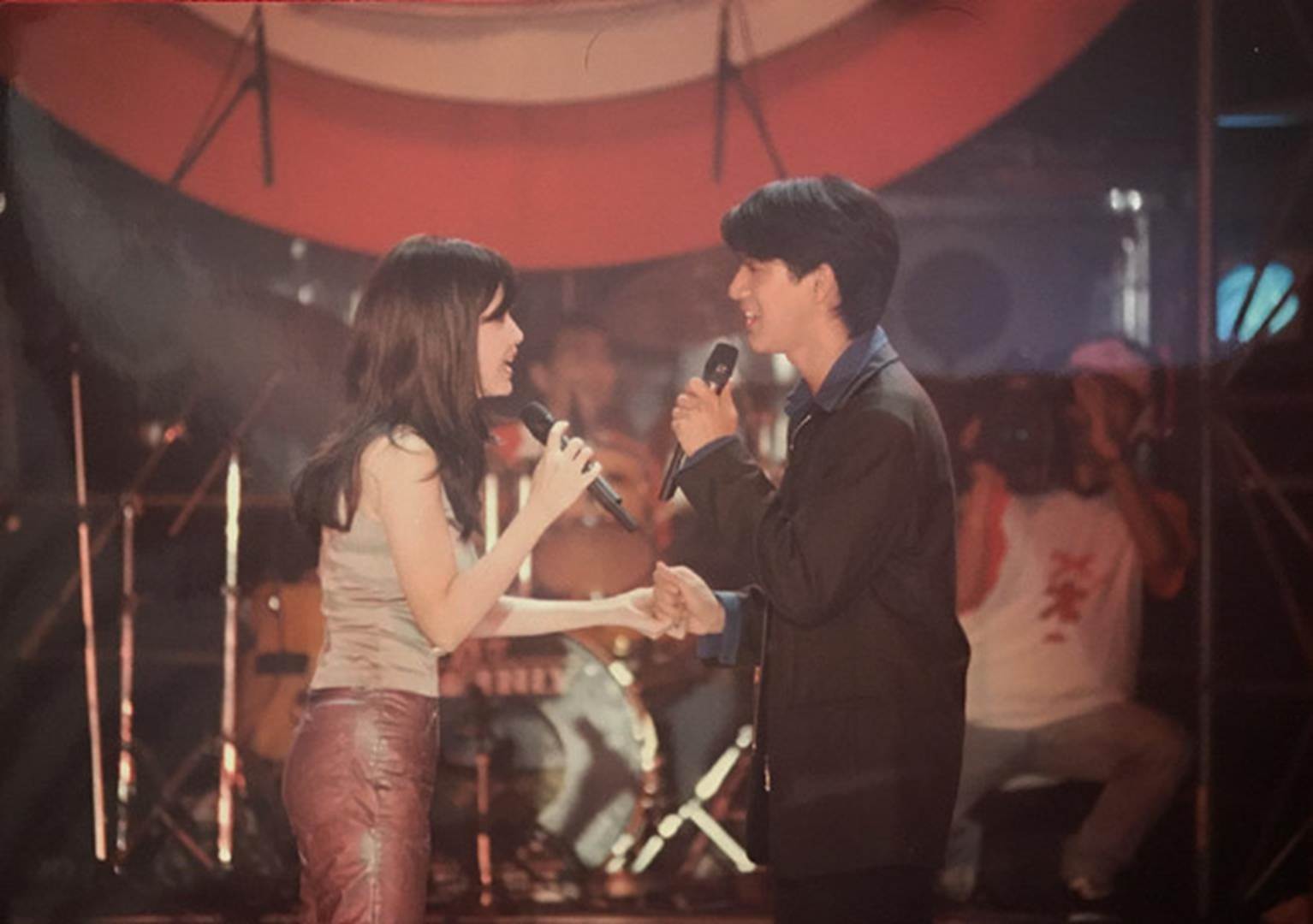 Châu Huệ Mẫn chia sẻ ảnh hiếm chụp cùng Trương Vệ Kiện, Châu Tinh Trì-8