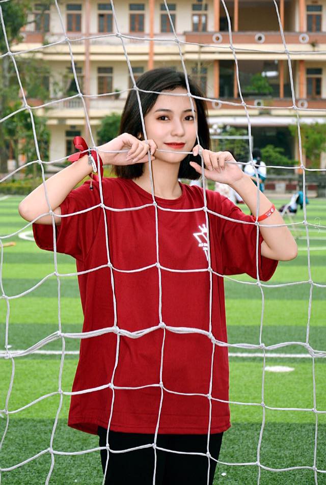 Nữ sinh 2001 được báo Trung gọi là cực phẩm hot girl với nhan sắc trong sáng tựa nữ chính phim thanh xuân vườn trường-3