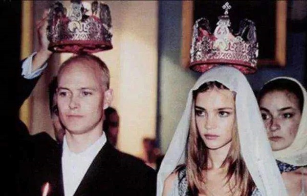 Bán vỉa hè, cô gái lấy chồng đầu: Thiếu gia Anh Quốc, chồng sau còn đỉnh hơn-4