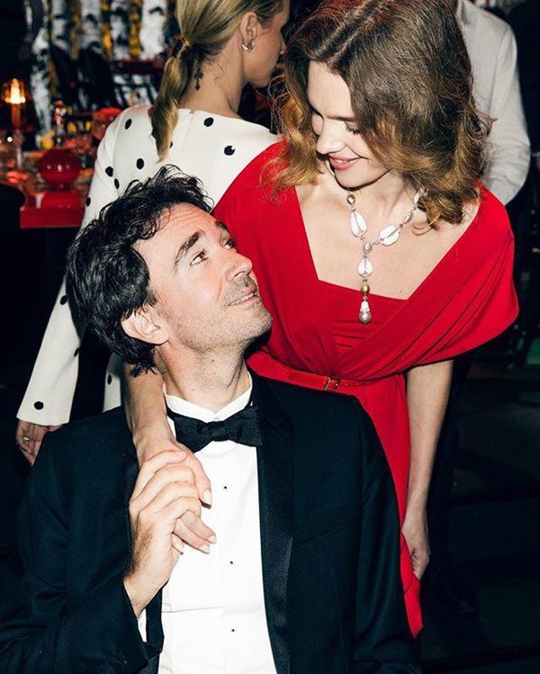 Bán vỉa hè, cô gái lấy chồng đầu: Thiếu gia Anh Quốc, chồng sau còn đỉnh hơn-9