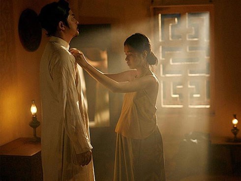 Cảnh gợi tính dục trong 'Vợ ba' có cần thiết với nữ diễn viên 13 tuổi?