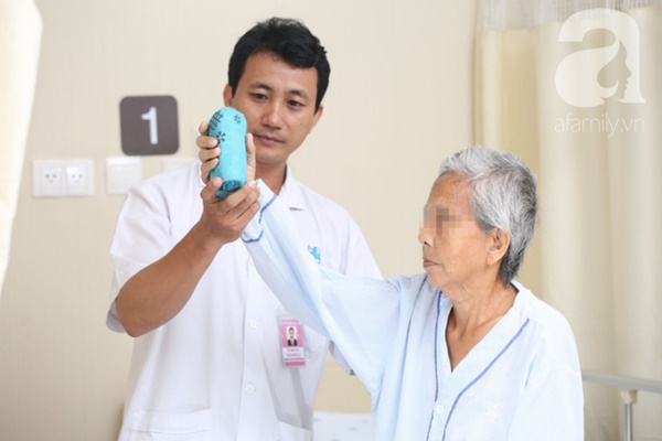 Chỉ vì tự chữa bệnh theo cách mà ai cũng cho là an toàn, người phụ nữ bị nhiễm trùng toàn thân, nằm liệt giường-2