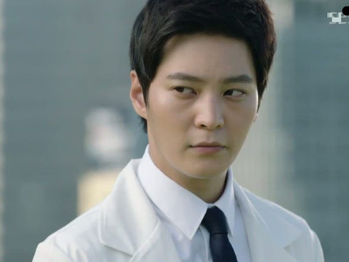 Hễ vợ làm gì không vừa ý là lớn tiếng quát mắng, chồng như sực tỉnh khi nghe câu đáp trả ngô nghê của con trai