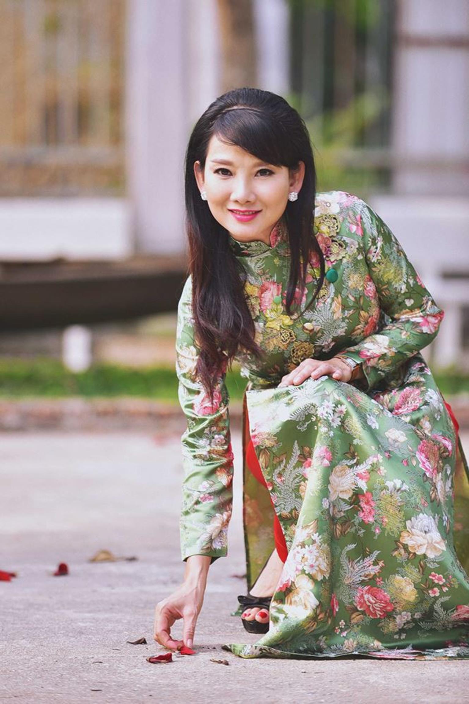 Những sao nữ nói không với dao kéo vẫn đẹp bậc nhất Vbiz-13