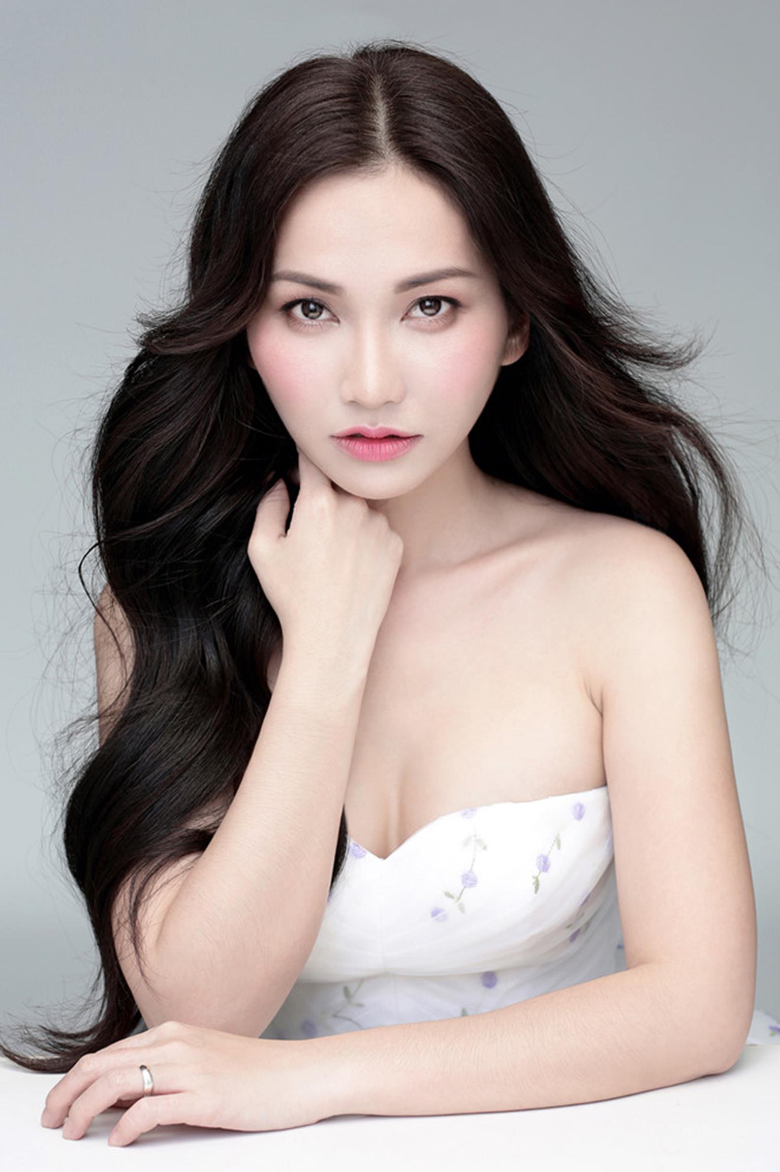 Những sao nữ nói không với dao kéo vẫn đẹp bậc nhất Vbiz-9