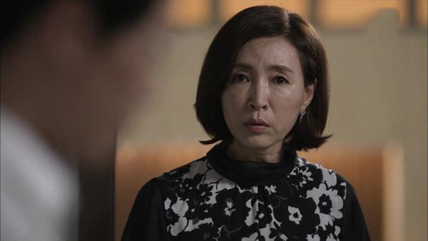 Ập vào nhà nghỉ bắt quả tang con dâu, mẹ chồng đỏ mặt ra về khi thấy kẻ thứ 3-2