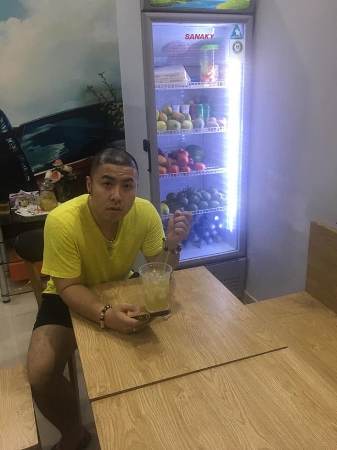 Akira Phan gây bất ngờ với vẻ ngoài phát tướng, đầu trọc lóc” đến mức khó lòng nhận ra-3