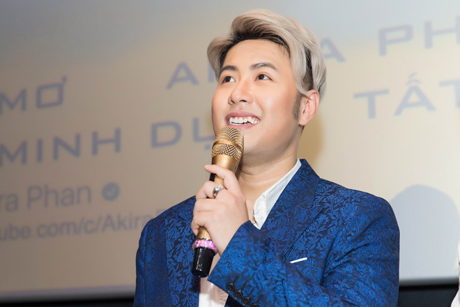 Akira Phan gây bất ngờ với vẻ ngoài phát tướng, đầu trọc lóc” đến mức khó lòng nhận ra-5