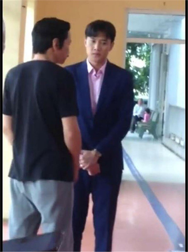 Về nhà đi con hé lộ cảnh Thư bụng mang dạ chửa, Vũ nằm cạnh chăm con cho Thư-4