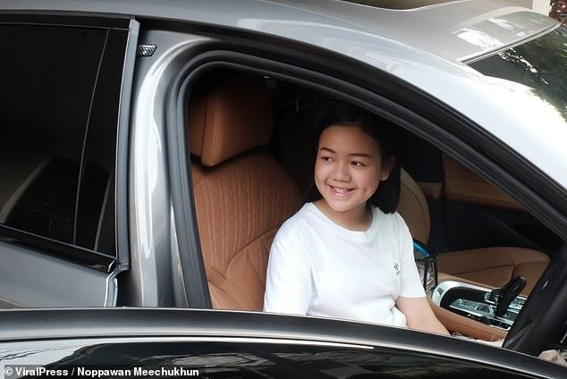 Vlogger Thái mua BMW 7 Series mừng sinh nhật 12 tuổi-3