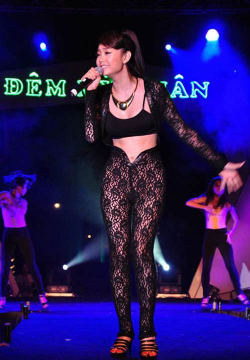 Minh Hằng: Từ án phạt quần xuyên thấu tới style gợi cảm đẳng cấp-5