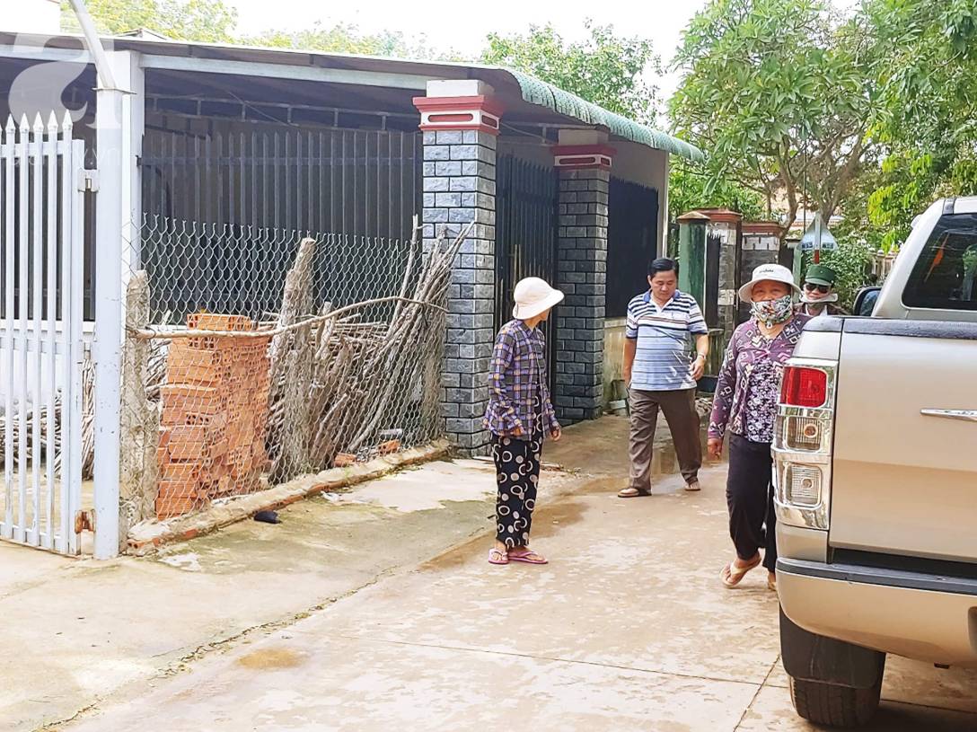 Hiện trường ngôi nhà bí ẩn có 2 thi thể đang phân hủy trong khối bê tông, cảnh sát phong tỏa nghiêm ngặt-7