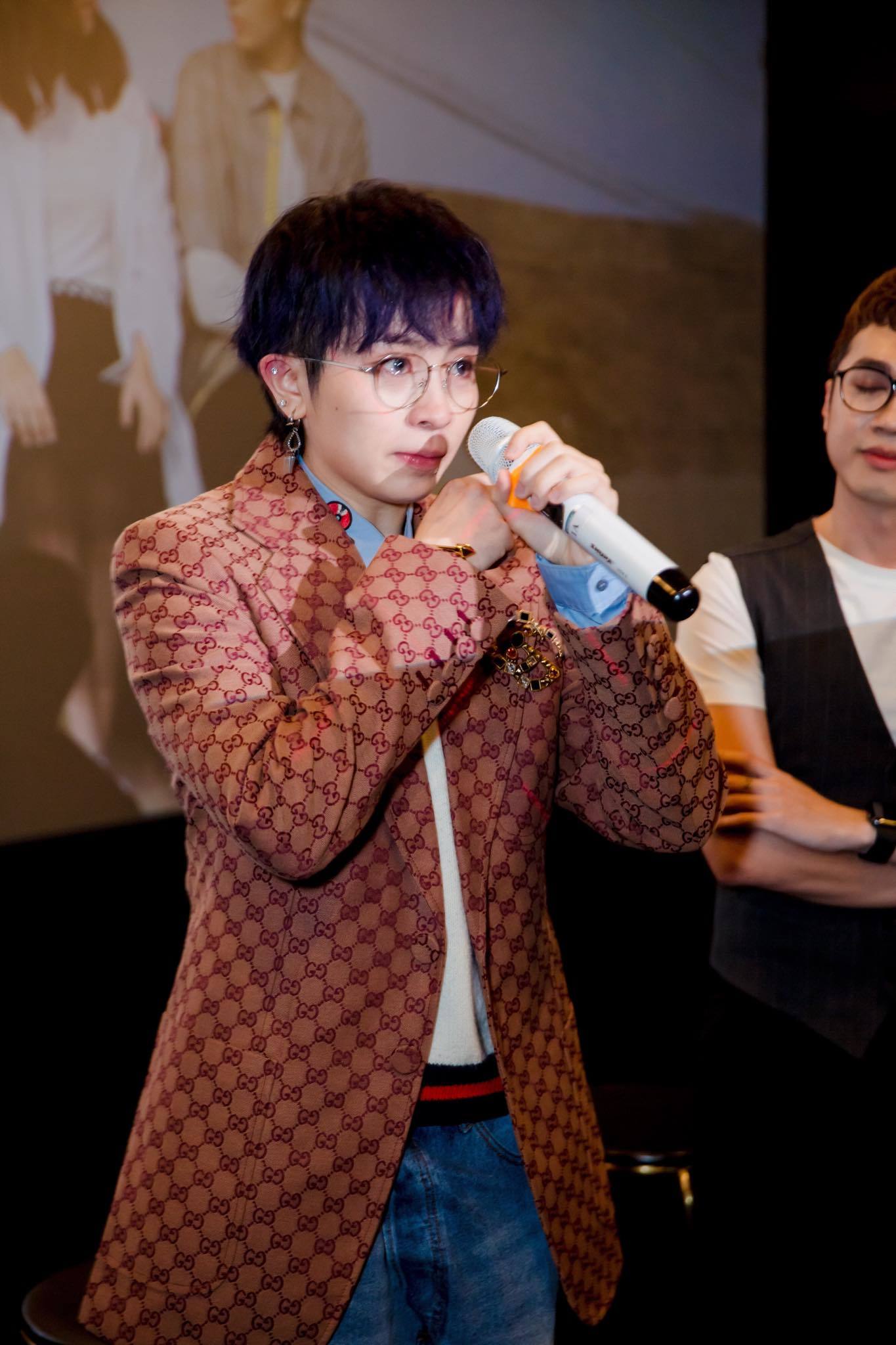 Gil Lê bật khóc nói về lý do ít ra sản phẩm, cô độc trong showbiz-1