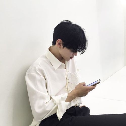 Bạn gái mượn Facebook hôm trước, hôm sau đã thấy cả dàn gái xinh bốc hơi khỏi friend list: Ghen gì lạ lùng!-2