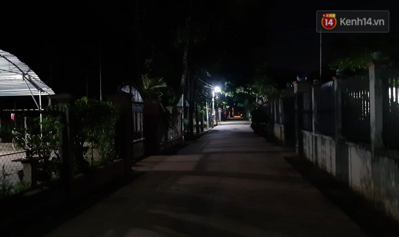 Người dân ám ảnh không dám ra đường sau vụ phát hiện 2 khối bê tông chứa thi thể: Lo sợ nghi phạm ẩn nấp trong rừng cao su-1