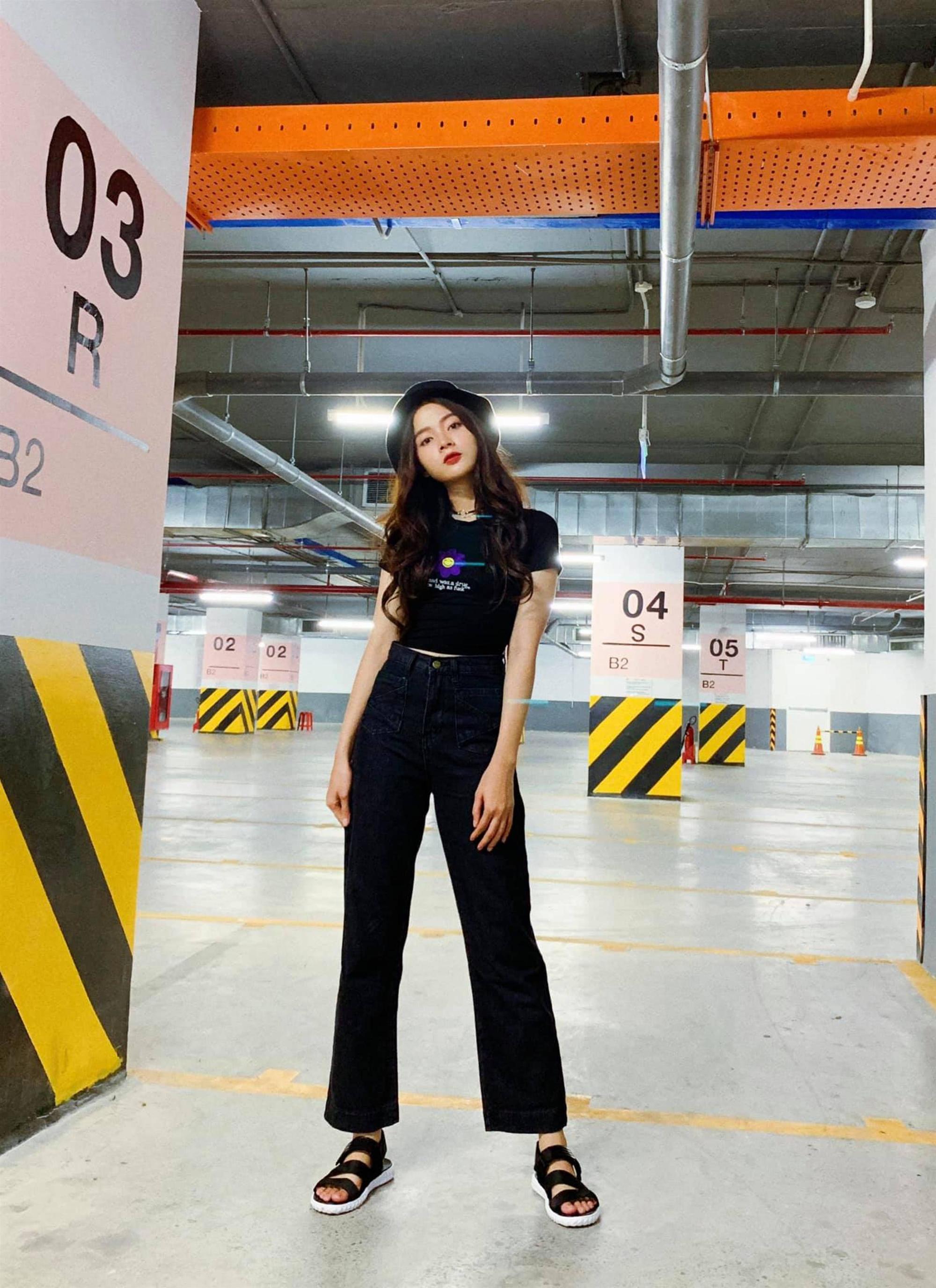 Gái xinh trường con nhà giàu ở TPHCM: Người nổi như cồn nhờ ảnh thẻ, kẻ sở hữu gương mặt mong manh như sương khói-8