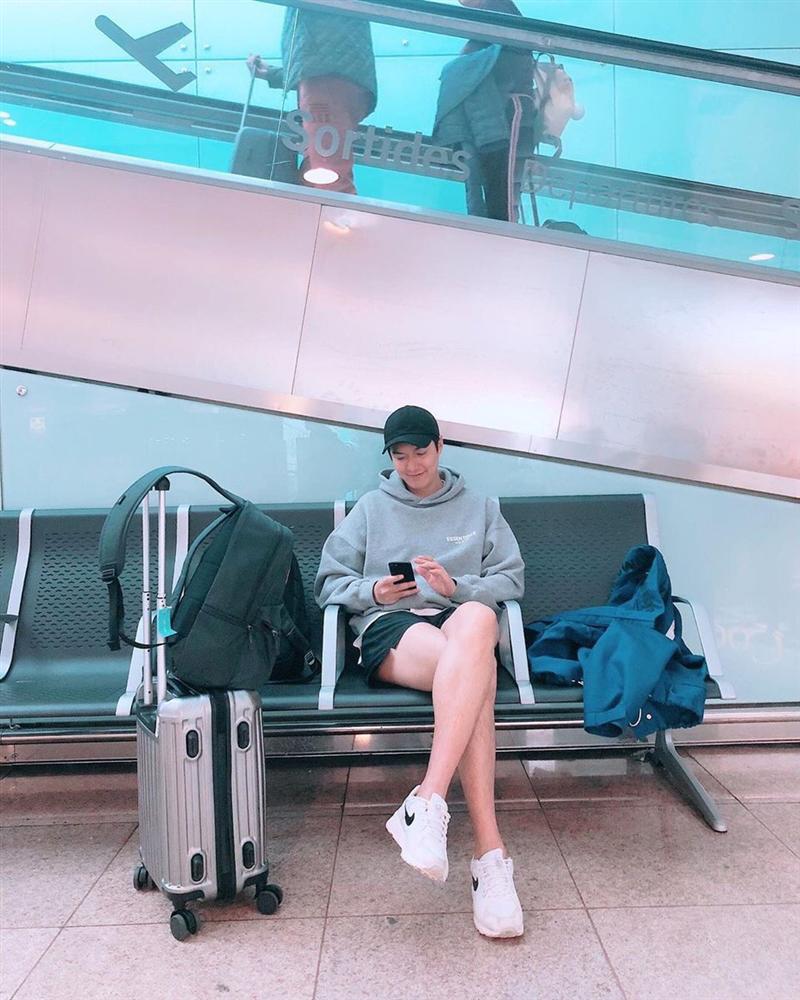 Chỉ là ngồi chờ ở sân bay, Lee Min Ho vẫn khiến khối chị em phải ghen tỵ vì đôi chân dài cực phẩm vừa trắng vừa thon-3