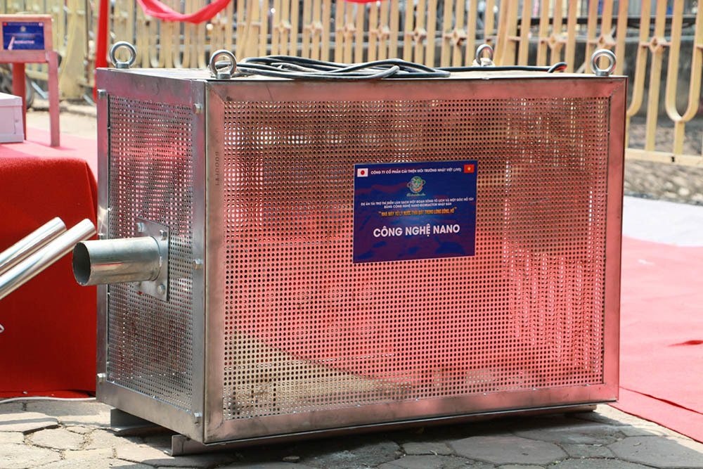 Chuyên gia Nhật giữa trưa lội nước, sông Tô Lịch chờ đón điều bất ngờ-7