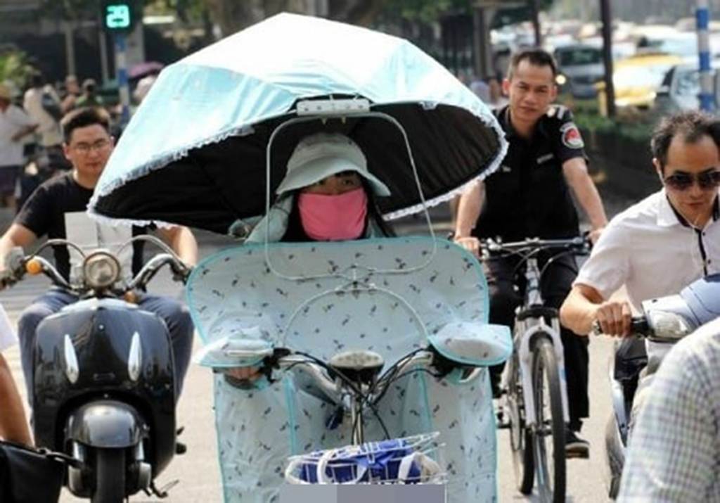 Mặc gì ra đường giữa tiết trời nắng 40 độ?-9