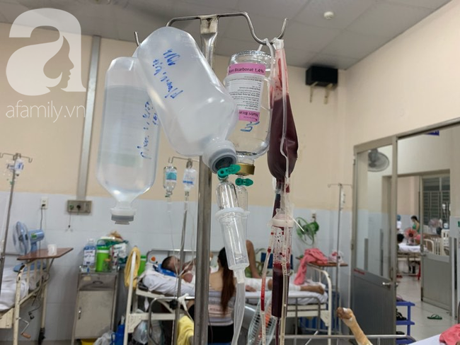 Bố dùng xăng đốt khiến mẹ biến dạng khuôn mặt, con gái 8 tuổi khóc ngất: Mẹ có xấu nhưng con vẫn nhận ra mẹ mà-9