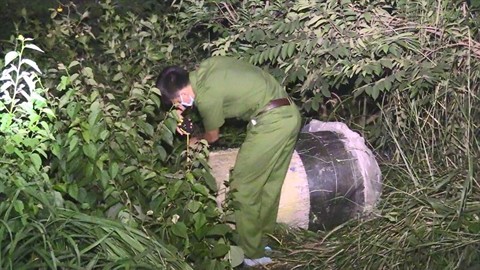 Vụ phát hiện 2 thi thể trong khối bê tông: Đêm 30/4 căn nhà bật điện cả đêm, đến sáng hôm sau không thấy ai trong nhà nữa-1