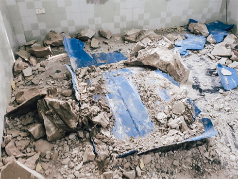 Cảnh sát vào rừng cao su, truy tìm dấu vết để phá án vụ 2 thi thể trong thùng nước đổ bê tông-7