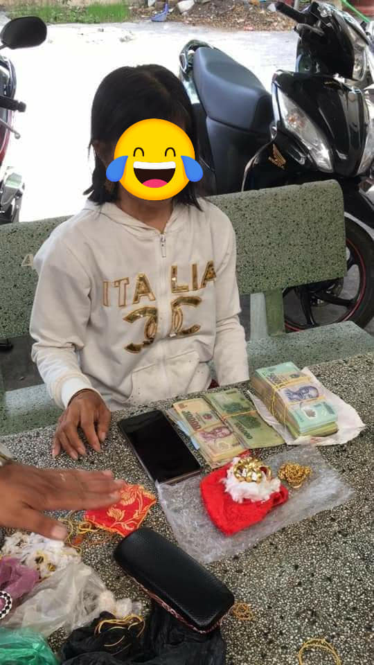 Cô gái ‘ăn xin’ giàu nhất vịnh bắc bộ: Có tiền trăm triệu, vàng đeo đầy người-4