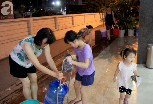 Hà Nội: Giữa đợt nắng nóng đỉnh điểm, 200 hộ dân chung cư nhốn nháo vì mất nước sinh hoạt-8