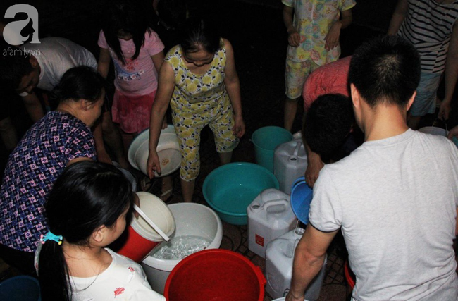 Hà Nội: Giữa đợt nắng nóng đỉnh điểm, 200 hộ dân chung cư nhốn nháo vì mất nước sinh hoạt-2