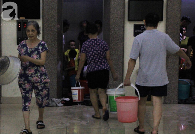 Hà Nội: Giữa đợt nắng nóng đỉnh điểm, 200 hộ dân chung cư nhốn nháo vì mất nước sinh hoạt-7