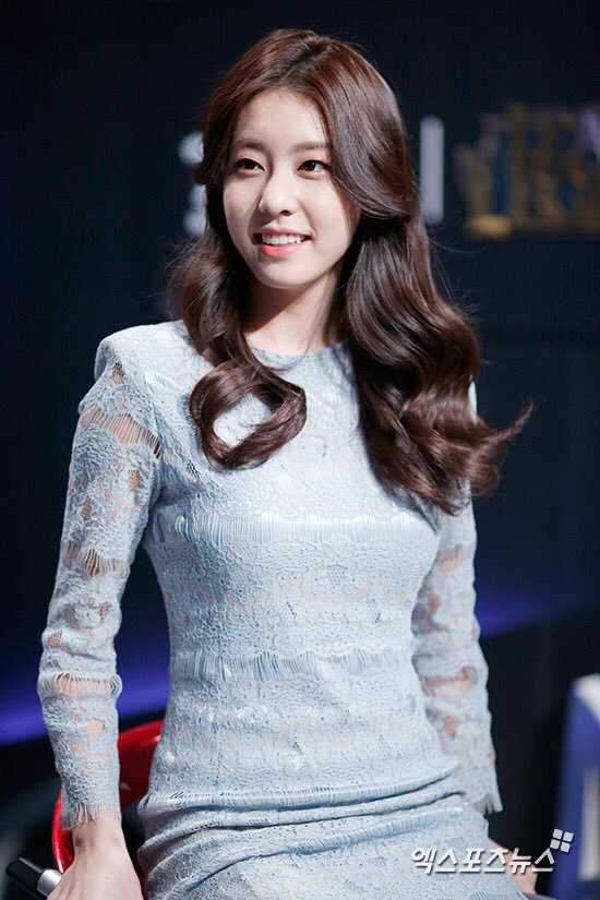 Bạn gái kém 17 tuổi của So Ji Sub hóa ra lại cực kỳ nổi tiếng tại Hàn Quốc và thậm chí được tôn là nữ thần-15