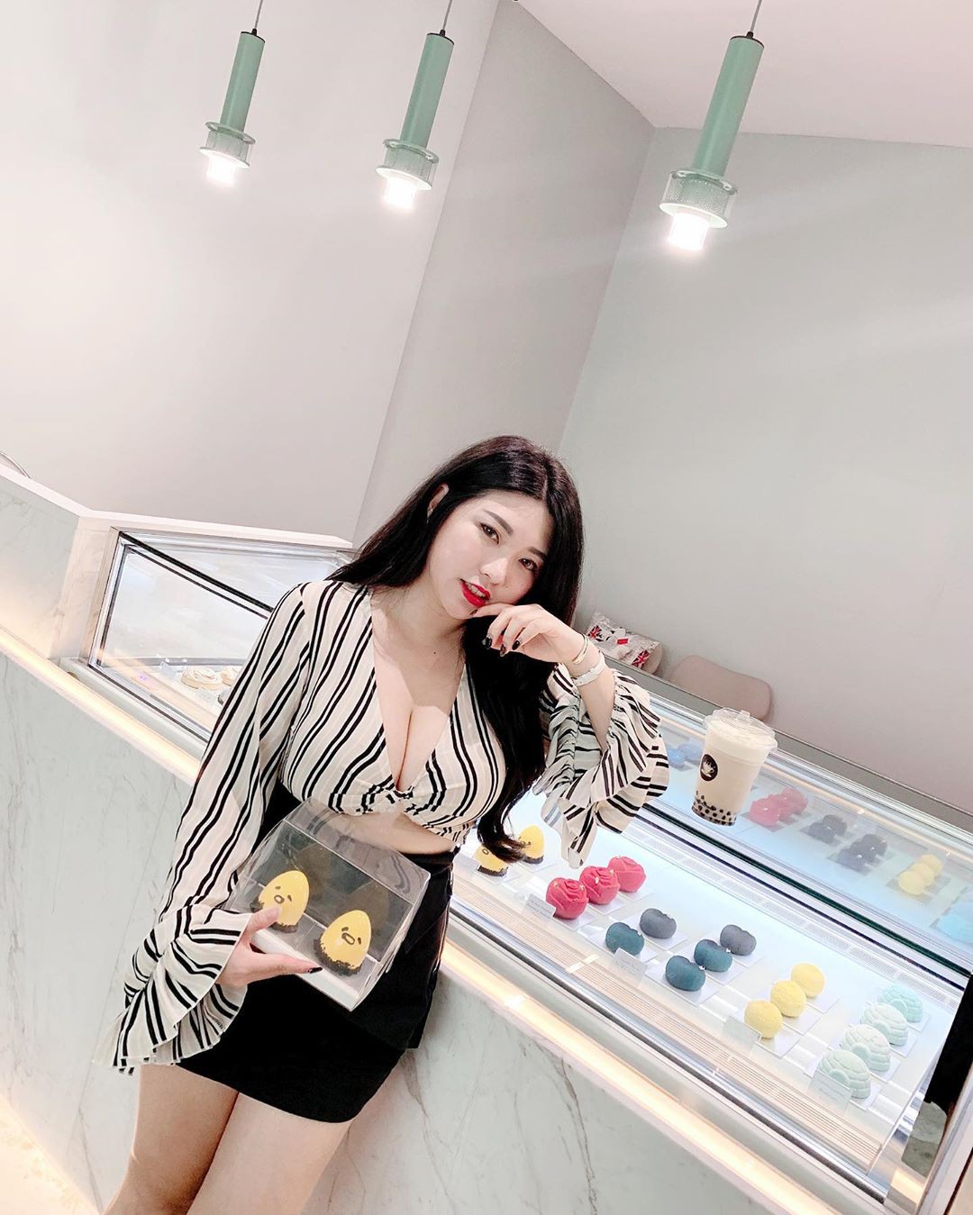 Em trai đi lạc, chị gái vòng 1 khủng chỉ nhờ 1 câu đã có người giúp, nhìn ảnh quá khứ của cô mới thật sự sốc-4