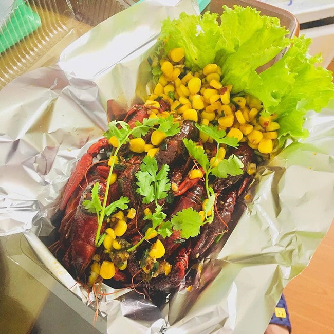 Tôm hùm đất giá nào cũng có bán tràn lan trên mạng, mặc cảnh báo có thể nguy hiểm, bà nội trợ vẫn mua ầm ầm-9