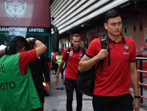 Văn Lâm cùng Xuân Trường lạnh lùng trước trận đối đầu-10