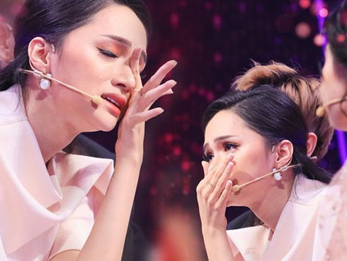 Quý ông đại chiến”: Hương Giang thẳng thừng từ chối anh chàng đẹp trai vì nỗi đau từ Người ấy là ai-17