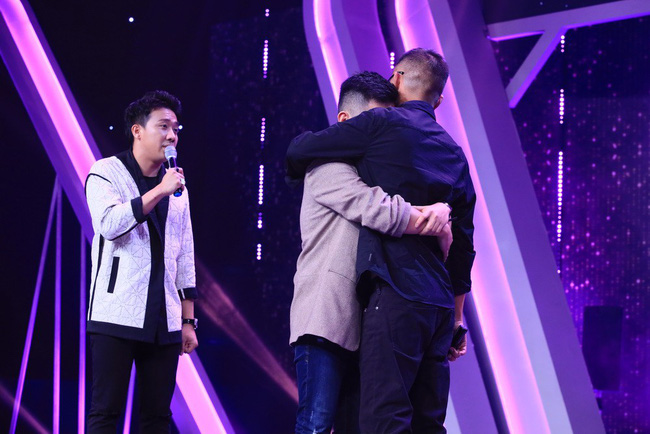 Người ấy là ai?: Hương Giang khóc nức nở vì chàng trai sinh năm 2000 từ Mỹ về, đến mức phải dừng nhận xét giữa chừng-5