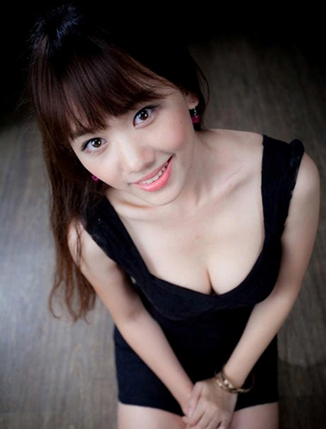 Trước Nam Thư, 3 mỹ nhân nóng bỏng này cũng bị chê tơi tả khi làm MC-11