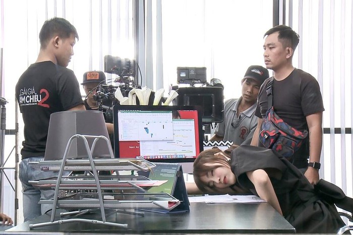 Trước khi nhập viện vì làm việc quá sức, Ninh Dương Lan Ngọc nhiều lần lộ dáng da bọc xương đến thê thảm-5