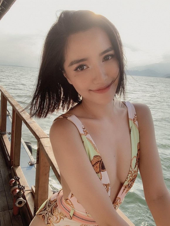 Bích Phương đáp trả đôm đốp khi bị chê diện áo tắm mà lép kẹp-2