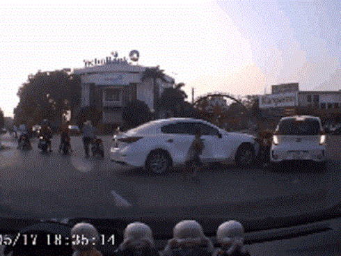 Mẹo tránh đạp nhầm chân ga, chân phanh khi lái ôtô-2