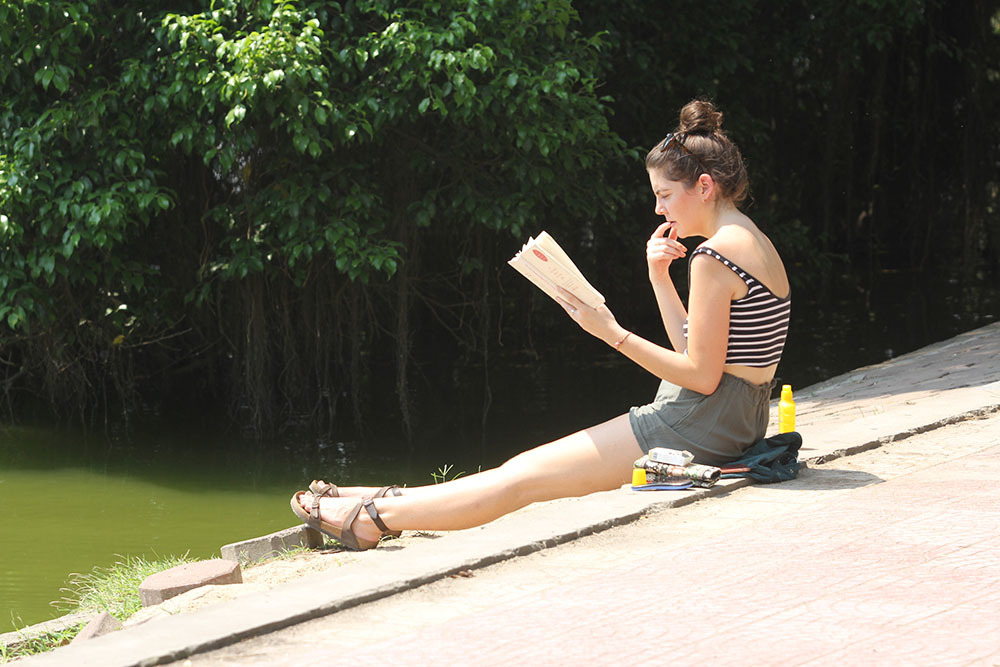 Hà Nội gần 60 độ nóng như đổ lửa, phố đi bộ vắng hơn ngày Tết-12