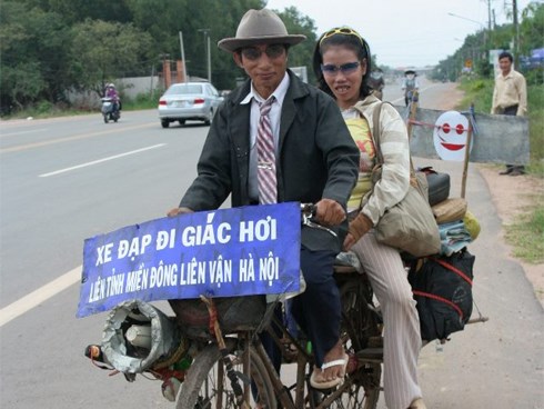 Sự thật đáng ghê tởm đằng sau chuyện tình của gã đàn ông hành nghề giác hơi xuyên Việt và cô vợ nhặt khiến MXH dậy sóng những ngày gần đây